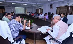 ख्याति प्राप्त मॉडल एवं डिजाइनरों को भी आमंत्रित किया जाये- मंत्री सचान