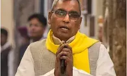 राजभर का अखिलेश पर हमला- दलित सहभोज है ड्रामा राजभर का अखिलेश पर हमला- दलित सहभोज है ड्रामा