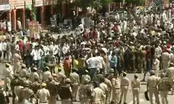 मामूली बाइक की टक्कर में हुई मौत सांप्रदायिक हिंसा में बदली मामूली बाइक की टक्कर में हुई मौत सांप्रदायिक हिंसा में बदली