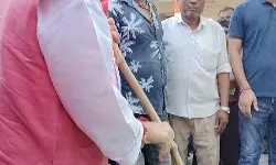 गांव के प्राथमिक विद्यालय में मंत्री ने किया स्वच्छता अभियान में श्रमदान