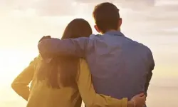 परिजन देख रहे थे लड़का- युवती बॉयफ्रेंड तलाश नगदी जेवरात..