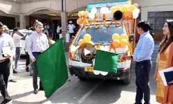 DM ने प्रचार वाहन एवं बाइक रैली को हरी झंडी दिखाकर किया रवाना