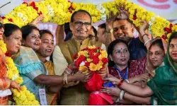 सरकार का बड़ा फैसला सरकारी नौकरियों में अब महिलाओं को 35% आरक्षण सरकार का बड़ा फैसला सरकारी नौकरियों में अब महिलाओं को 35% आरक्षण