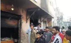 किराने की दुकान में लगी आग-नुकसान देख बिगड़ी मालिक की हालत
