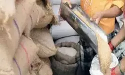 मुफ्त की चुनावी रेवड़ियां बांटने पर SC सख्त- भेजा सरकार को नोटिस मुफ्त की चुनावी रेवड़ियां बांटने पर SC सख्त- भेजा सरकार को नोटिस