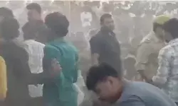 स्वीट नाइट में डांसरों के अश्लील ठुमके- बेकाबू भीड़ पर लाठीचार्ज- मची.. स्वीट नाइट में डांसरों के अश्लील ठुमके- बेकाबू भीड़ पर लाठीचार्ज- मची..