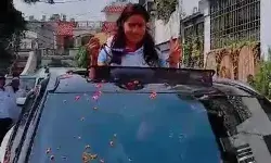 सोना जीतकर लौटी अन्नु के स्वागत में बिछाए पलक पांवडे- ओपन कार में.. सोना जीतकर लौटी अन्नु के स्वागत में बिछाए पलक पांवडे- ओपन कार में..