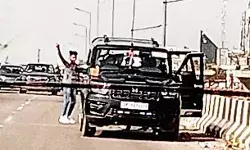 BJP जिला मंत्री लिखी कार में युवकों का हाईवे पर बवाल राहगीरों को धमकाया