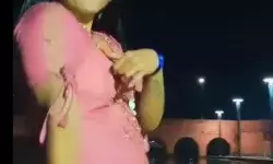 राम की पैड़ी बनी शूटिंग का अड्डा- महिला ने नहाते समय की जिस्म नुमाइश राम की पैड़ी बनी शूटिंग का अड्डा- महिला ने नहाते समय की जिस्म नुमाइश