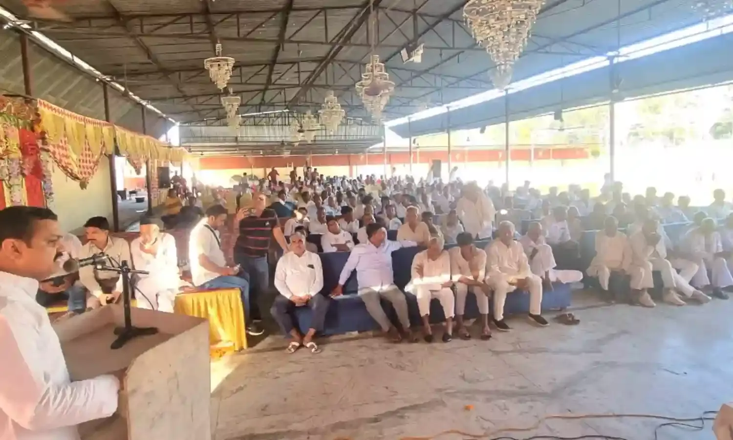 चुनाव जीत के संकल्प के साथ हुआ सपा कार्यकर्ता सम्मेलन- भाजपा पर कसा तंज