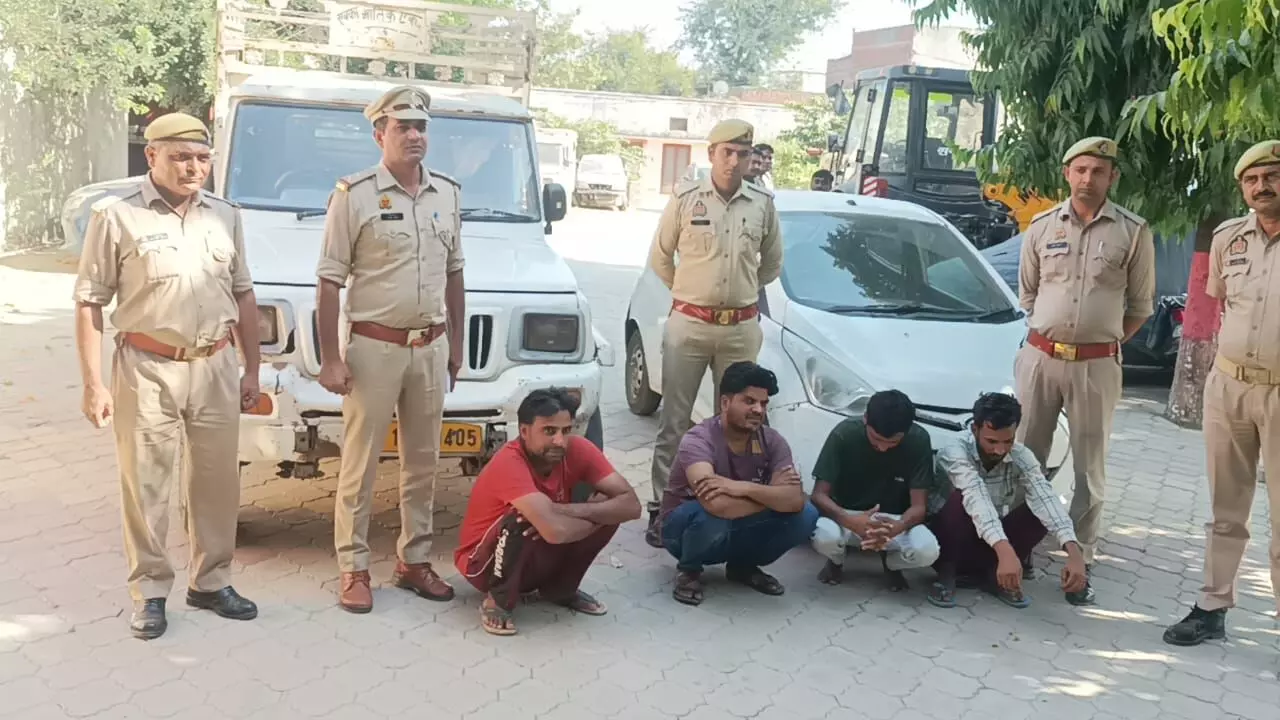 चोरी की घटना का खुलासा कर धर दबोचे चार आरोपी- पिकअप सहित कार बरामद