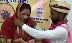 हिंदू बनी खुशबू ने प्रेमी विशाल के साथ मंदिर में लिए सात फेरे हिंदू बनी खुशबू ने प्रेमी विशाल के साथ मंदिर में लिए सात फेरे