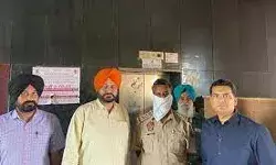 पुलिस इंस्पेक्टर 40 हजार रु रिश्वत लेते रंगे हाथों गिरफ्तार