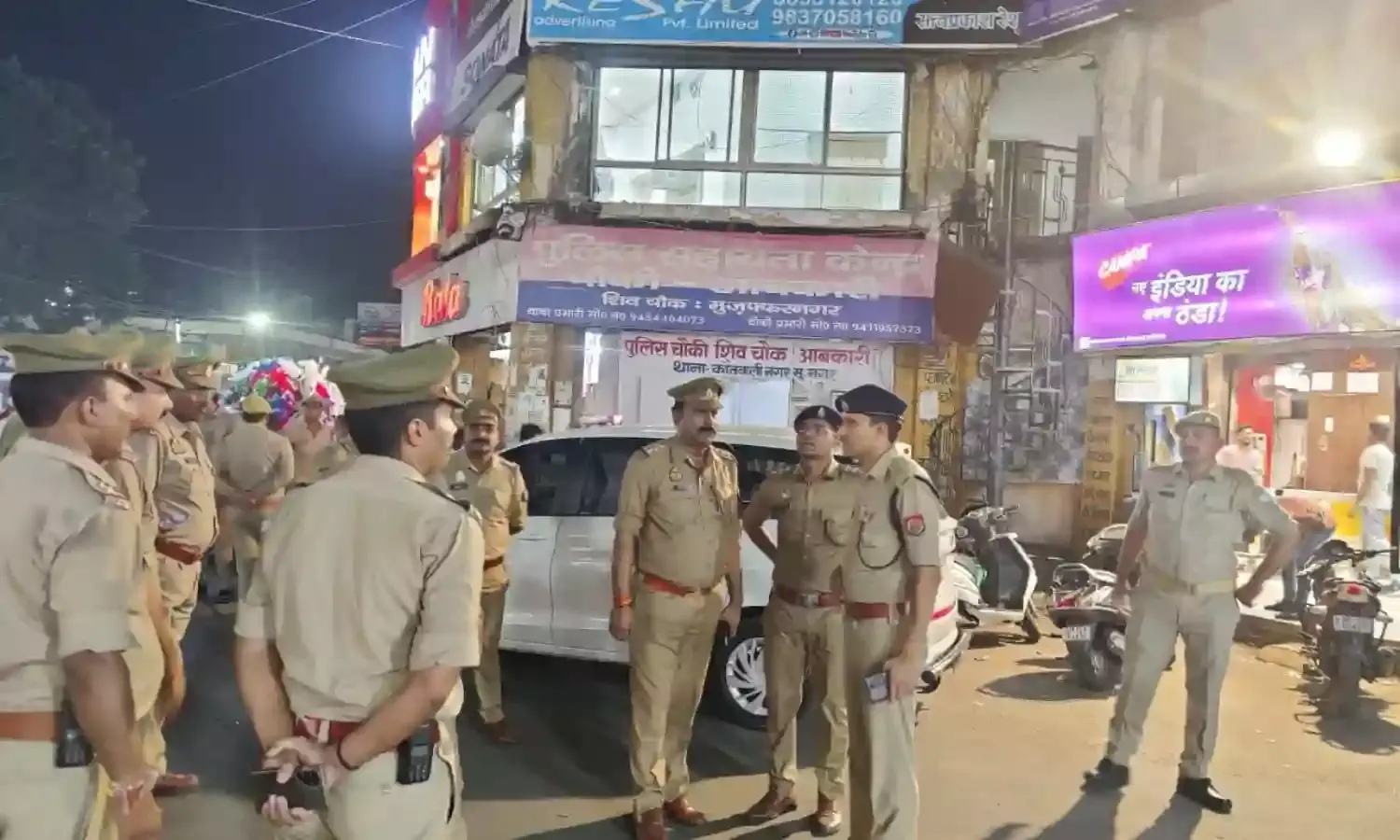 आगामी त्यौहारों को लेकर पुलिस द्वारा किया गया फ्लैग मार्च- दिए निर्देश