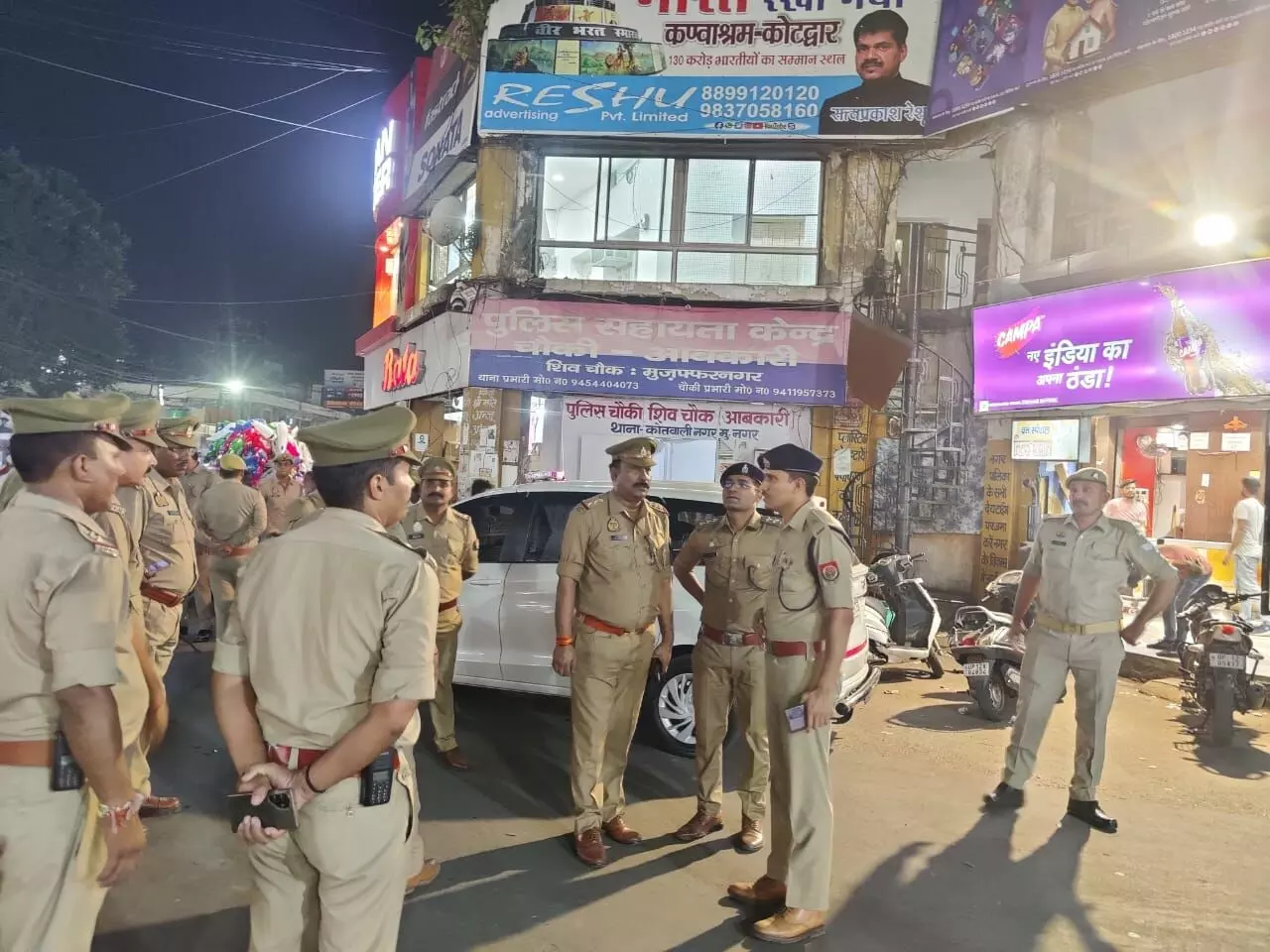 आगामी त्यौहारों को लेकर पुलिस द्वारा किया गया फ्लैग मार्च- दिए निर्देश आगामी त्यौहारों को लेकर पुलिस द्वारा किया गया फ्लैग मार्च- दिए निर्देश
