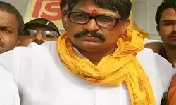 चौथ वसूली में पूर्व MLA गुड्डू पंडित को सुनाई 14 महीने की सजा चौथ वसूली में पूर्व MLA गुड्डू पंडित को सुनाई 14 महीने की सजा