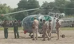 वायुसेना के हेलीकॉप्टर की एक खेत में करानी पड़ी इमरजेंसी लैंडिंग वायुसेना के हेलीकॉप्टर की एक खेत में करानी पड़ी इमरजेंसी लैंडिंग