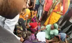 स्कूल जा रहे दो छात्रों की कैंटर ने  ली जान- पिता गंभीर- ग्रामीणों...