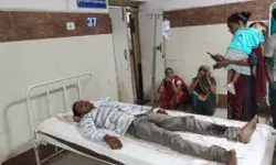 युवक ने जीभ काट माता के मंदिर में चढ़ाई- अब अस्पताल में भर्ती