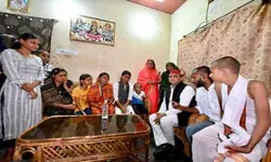 देवरिया की घटना का राजनीतिक लाभ लेना चाहती है भाजपा- अखिलेश