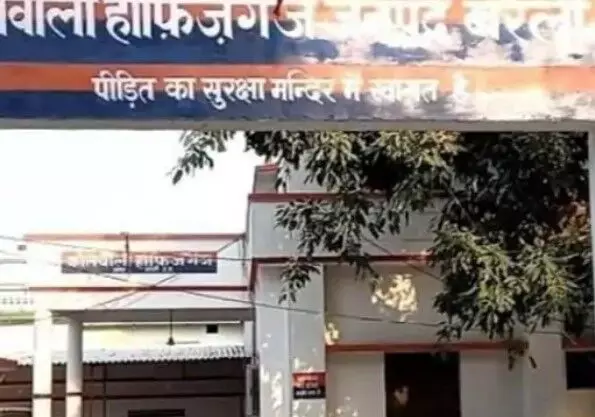 पीटते समय खीर पूडी खिलाने वाले पूर्व SHO समेत पांच पुलिसकर्मियों पर FIR