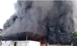 CFL बल्ब बनाने वाली कंपनी में लगी भीषण आग- तीन जिलों के फायरकर्मी.. CFL बल्ब बनाने वाली कंपनी में लगी भीषण आग- तीन जिलों के फायरकर्मी..