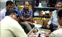 मर्दाना कमजोरी के इलाज के दवाखाने पर छापा- दवाओं का जखीरा सील