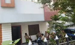 सर्राफा कारोबारी के घर इनकम टैक्स का छापा व्यापारियों में हड़कंप सर्राफा कारोबारी के घर इनकम टैक्स का छापा व्यापारियों में हड़कंप