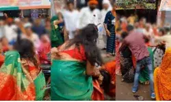 भीतर भाजपा का नारी शक्ति वंदन सम्मेलन- बाहर महिलाओं का दंगल भीतर भाजपा का नारी शक्ति वंदन सम्मेलन- बाहर महिलाओं का दंगल