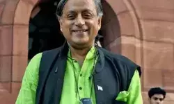 पलटूराम बने शशि थरूर ने 24 घंटे पहले दिए बयान से किया किनारा पलटूराम बने शशि थरूर ने 24 घंटे पहले दिए बयान से किया किनारा