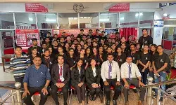 इलेक्ट्रो स्पार्क-2023 में प्रोजेक्ट पेश कर छात्रों ने दिखाई प्रतिभा