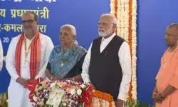 PM मोदी ने रैपिड रेल नमो को दिखाई हरी झंडी - किया सफर PM मोदी ने रैपिड रेल नमो को दिखाई हरी झंडी - किया सफर