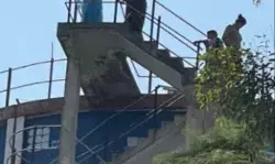 बीजेपी नेत्री का हाई वोल्टेज ड्रामा- मांग को लेकर चढ़ी पानी की टंकी पर