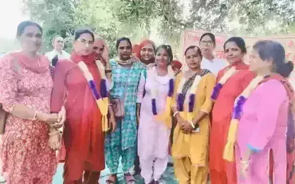 आशा वर्करों ने आंदोलन की जीत पर मनाया जश्न आशा वर्करों ने आंदोलन की जीत पर मनाया जश्न