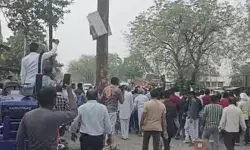 कांग्रेस प्रत्याशी पर भीड़ का हमला- गाड़ी में की तोड़फोड़- मुश्किल से..