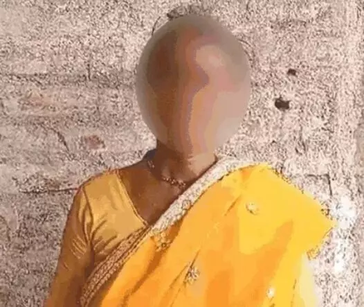 निर्वस्त्र कर महिला से मारपीट- सड़क पर नग्न दौड़ाया- BJP MLA की पत्नी..