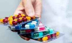 देवभूमि बनी नकली दवाओं का हब- 20 लाख की नकली दवाएं पकड़ी देवभूमि बनी नकली दवाओं का हब- 20 लाख की नकली दवाएं पकड़ी