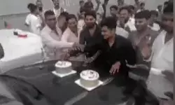 हाईवे पर लगा रहा जाम- बीच सड़क खड़ी कार पर कटता रहा बर्थडे केक