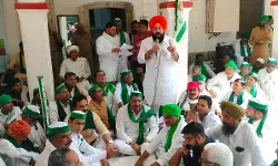 कचहरी पर किसानों का कब्जा- शुरू हुई किसान पंचायत- SSP..