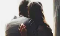 मेले में प्रेमी के साथ इश्क फरमा रही थी महिला- पति ने देखा तो.. मेले में प्रेमी के साथ इश्क फरमा रही थी महिला- पति ने देखा तो..