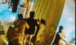 आपत्तिजनक पोस्ट- अंडरवियर में ही भाजपा नेता को उठा ले गई पुलिस आपत्तिजनक पोस्ट- अंडरवियर में ही भाजपा नेता को उठा ले गई पुलिस