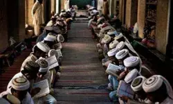 मालिश के लिए अंदर ले जाकर करता था कुकर्म- मौलाना किया अरेस्ट मालिश के लिए अंदर ले जाकर करता था कुकर्म- मौलाना किया अरेस्ट