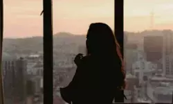 पाईप के सहारे चौथी मंजिल पर पहुंचे युवक ने महिला से की ऐसी डिमांड... पाईप के सहारे चौथी मंजिल पर पहुंचे युवक ने महिला से की ऐसी डिमांड...