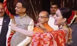 पुतला दहन के वक्त कंगना रनौत का चुका निशाना- नहीं चला तीर- हो रही ट्रोल पुतला दहन के वक्त कंगना रनौत का चुका निशाना- नहीं चला तीर- हो रही ट्रोल