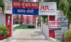 फ्री सिगरेट नहीं दी तो दुकानदार को दौड़ाया- चलाई गोलियां- शीशे चकनाचूर फ्री सिगरेट नहीं दी तो दुकानदार को दौड़ाया- चलाई गोलियां- शीशे चकनाचूर