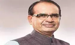 कांग्रेस ने घबरा कर बदल दिए टिकट- शिवराज कांग्रेस ने घबरा कर बदल दिए टिकट- शिवराज