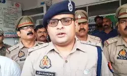 युवक की गोली मारकर हत्या- थानेदार समेत चार पुलिसकर्मी सस्पेंड युवक की गोली मारकर हत्या- थानेदार समेत चार पुलिसकर्मी सस्पेंड