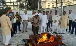 त्रिवेणी चीनी मिल ने मारा मैदान- पेराई सत्र शुरू- चिमनियों से निकला... त्रिवेणी चीनी मिल ने मारा मैदान- पेराई सत्र शुरू- चिमनियों से निकला...