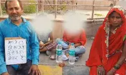 हाय री गरीबी- सूदखोर का कर्ज उतारने को सजाई दुकान- लगाई बेटे की सेल