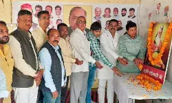 सपाईयों ने मनाया महर्षि वाल्मीकि का प्रकटोत्सव- अर्पित की पुष्पांजलि सपाईयों ने मनाया महर्षि वाल्मीकि का प्रकटोत्सव- अर्पित की पुष्पांजलि